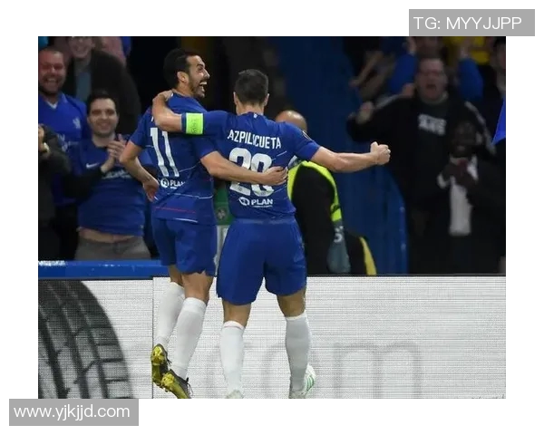 亨克与华的精彩对决分析与赛后点评探讨双方战术与球员表现 亨克与华的精彩对决分析与赛后点评探讨双方战术与球员表现